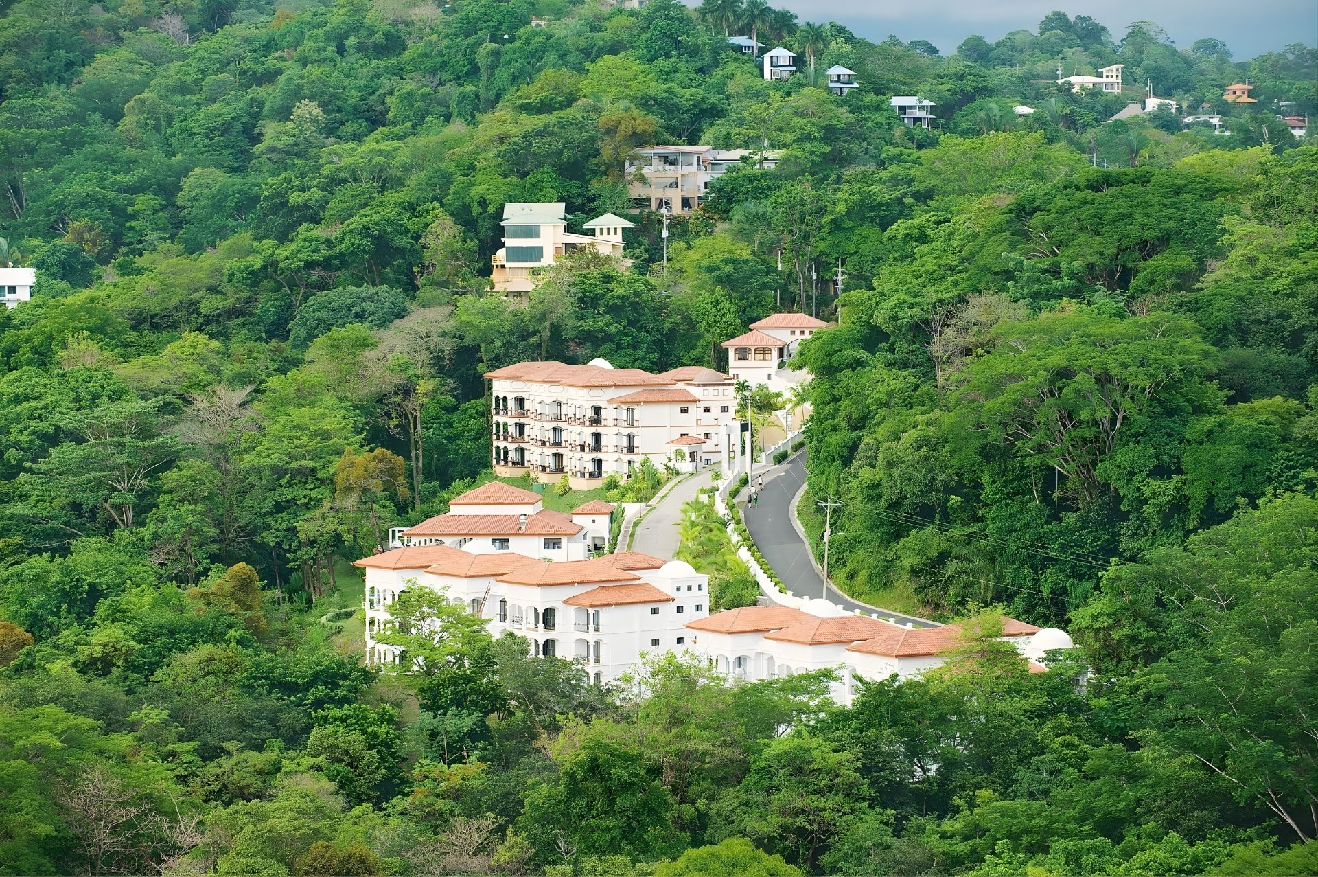 How to Finance Your Home in Costa Rica: Mortgage, Loans, and Smart Alternatives (2025 Guide)